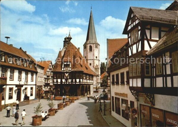Michelstadt Marktplatz mit historischem Rathaus erb