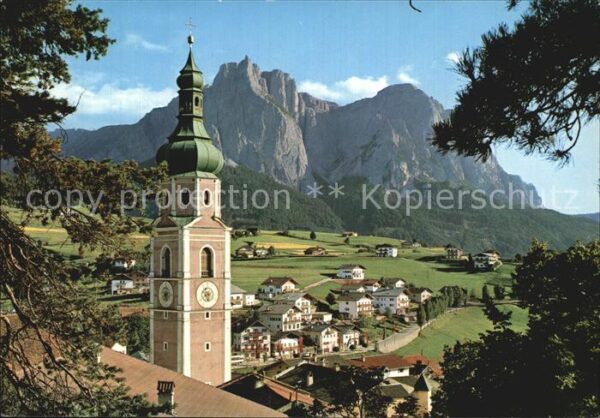 Kastelruth Suedtirol Schlerngebiet im Hintergrund der Schler