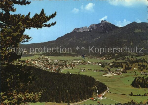 Reutte Tirol Panorama mit Säugling