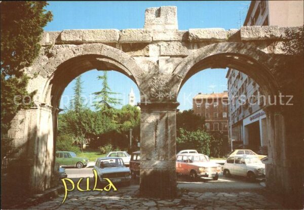 Pola Pula Croatia Doppeltor