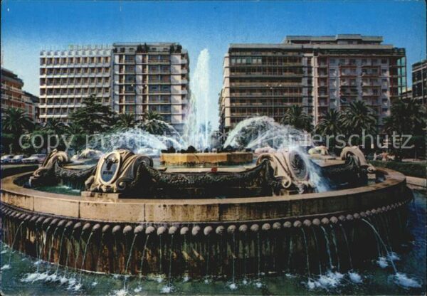 Bari Puglia Piazza Aldo Moro Fontana Brunnen