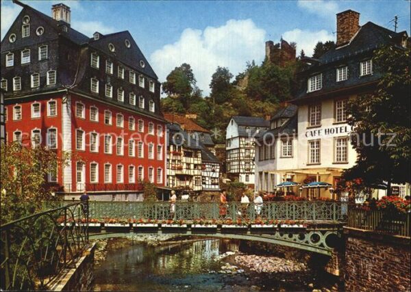 Monschau Rotes Haus und Burgruine Haller Justra