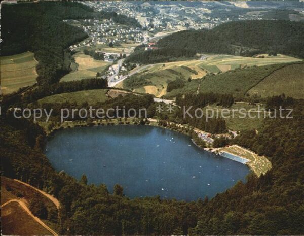 Daun Eifel Gemündener Maar Fliegeraufnahme