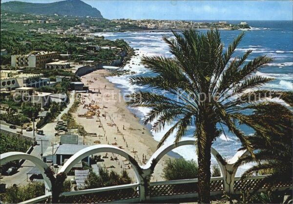 Forio d Ischia Spiaggia di San Francesco Strand Palmen