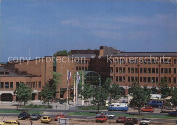 Norderstedt Rathaus mit Wochenmarkt