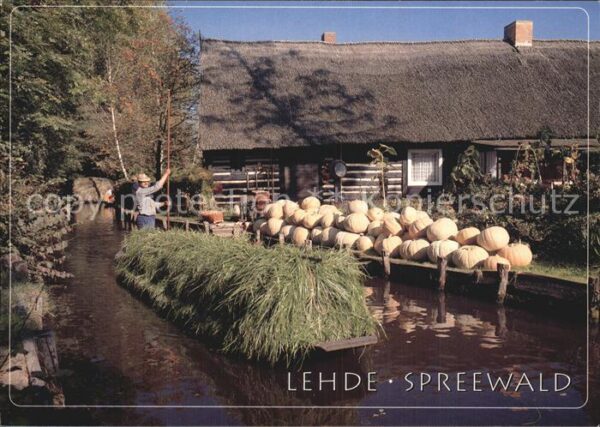 Lehde Bauernhaus Kahn Wasserstrasse Kürbis