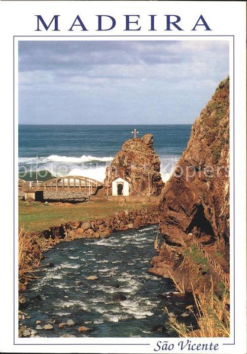 Sao Vicente Madeira Küste Kapelle im Felsen