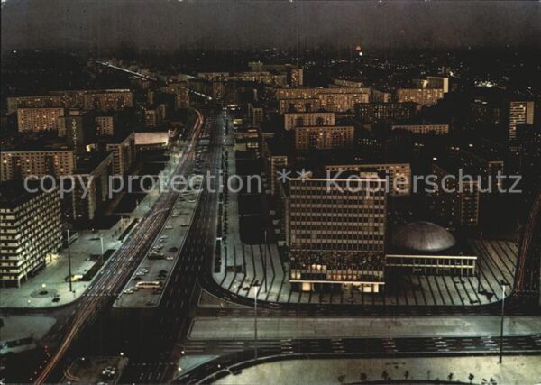 Berlin Karl Marx Alle bei Nacht