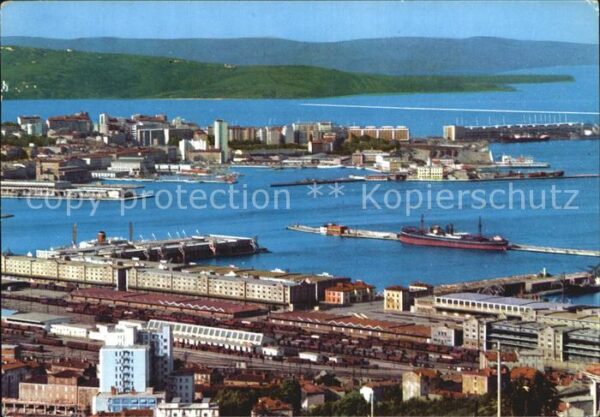 Trieste Hafen Panorama