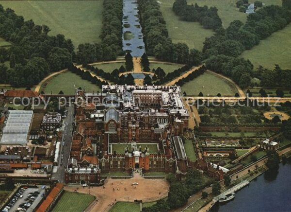 London Hampton Court Palace air view