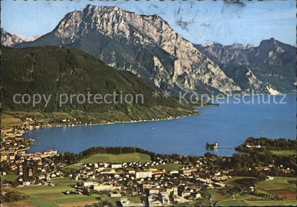 Gmunden Salzkammergut am Traunsee Fliegeraufnahme