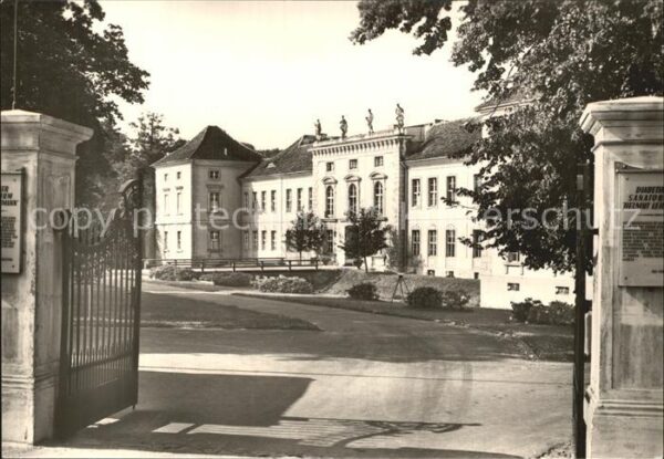 Rheinsberg Schlosseingang