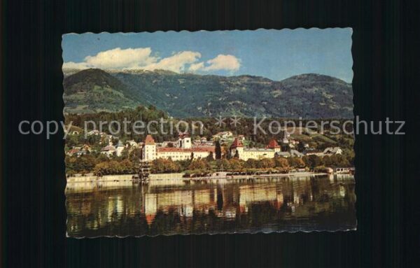 Millstatt Millstaettersee Teilansicht mit Burg