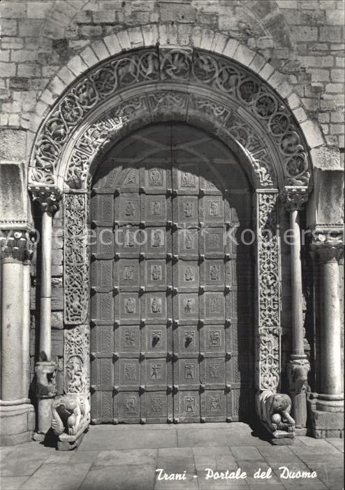 Trani Portale del Duomo