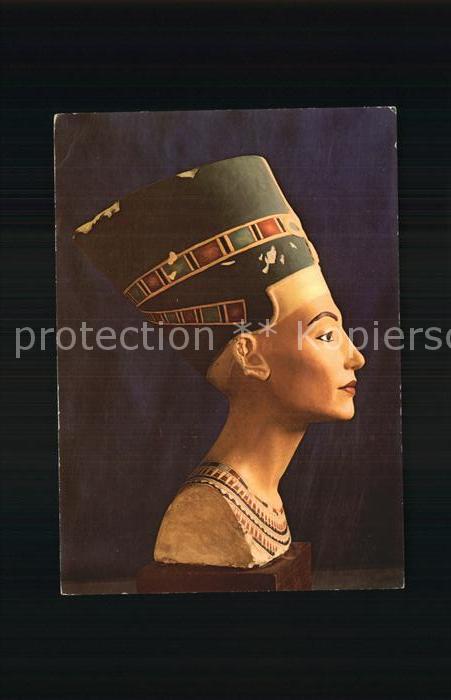 Skulpturen Bust of Queen Nefertiti