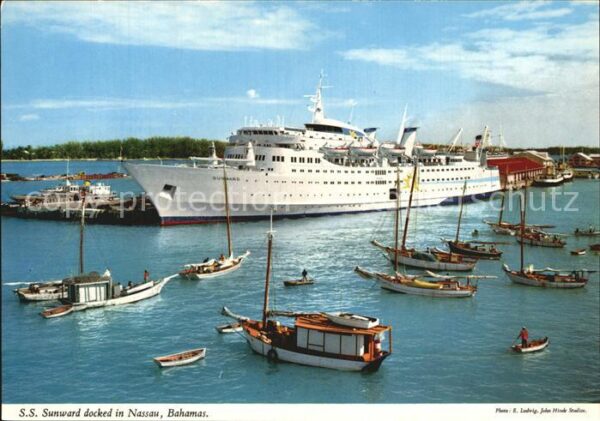 Nassau Bahamas SS Sunward docked in the port Passagier