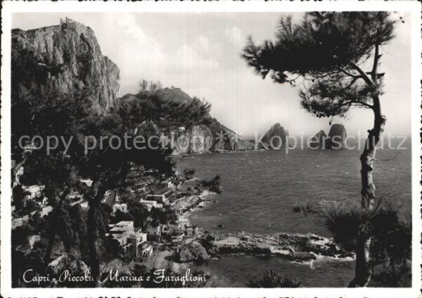 Capri Piacola Marina e Faraglioni Küste Felse