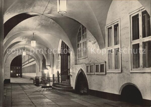 Rostock Rathaus Eingang zum Ratskeller