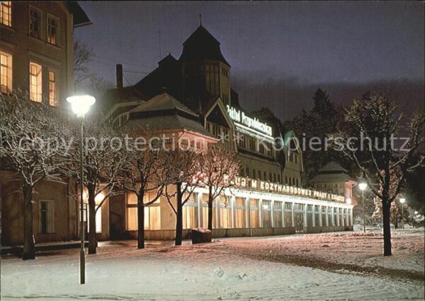 Kudowa-Zdroj Gebäude bei Nacht