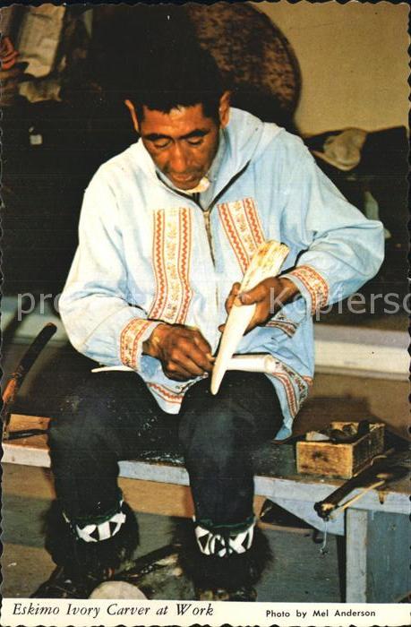 Handarbeit Eskimo Ivory Carver at Work