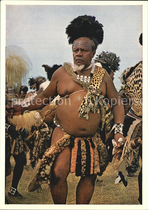 Typen Afrika Old Zulu in Dance Regalia of Animal Ski