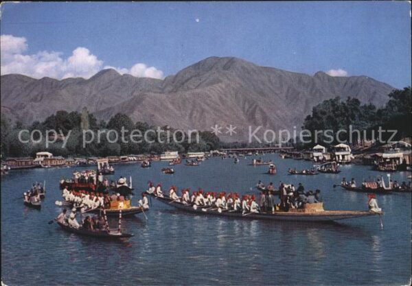 Srinagar Regatta on the river Jhelum