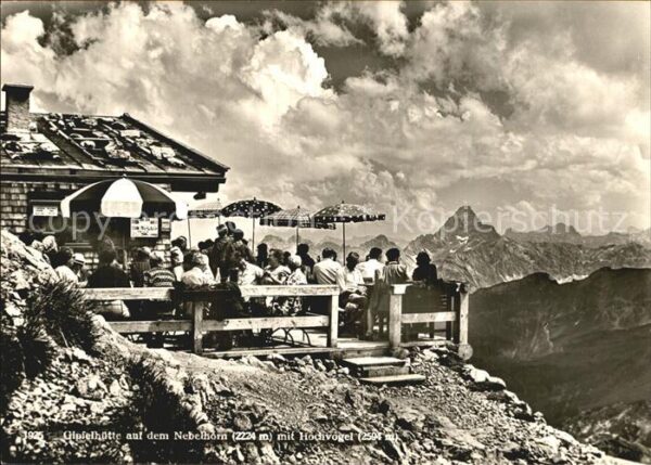 Nebelhorn Gipfelhütte mit Hochvogel