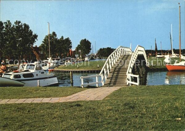 Staveren Hafen mit Brücke