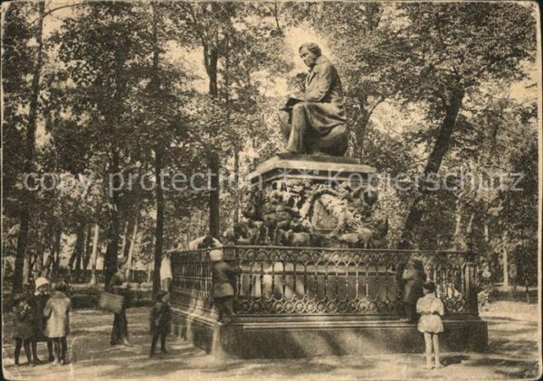 St Petersburg Leningrad Krylow Denkmal