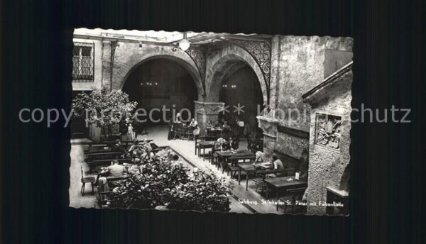 Salzburg Oesterreich Stiftskeller St Peter mit Felsenhalle