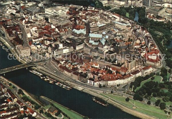 Bremen Stadtzentrum Weser Fliegeraufnahme