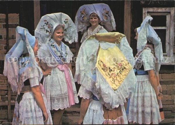 Trachten Niedersorbische Festtracht Burg Spreewa