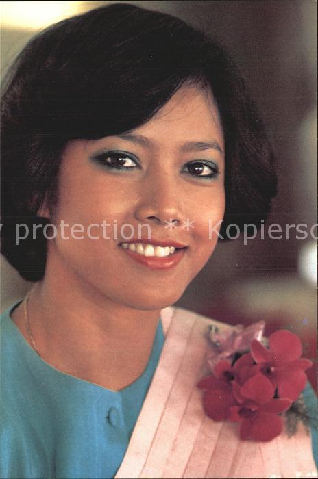 Berufe Flugbegleiterin Thai Air Hostess