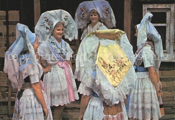 Trachten Niedersorbische Festtracht Burg Spreewa