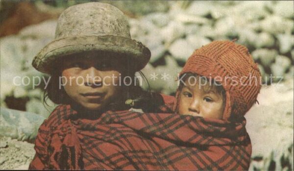 Cuzco Country Moman with Kid