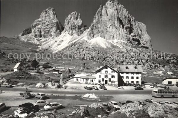 Passo Sella Rifugio Gruppo del Sassolungo