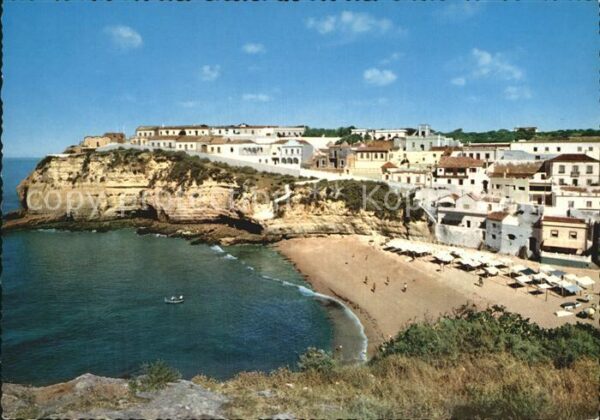 Praia do Carvoeiro mit Strand