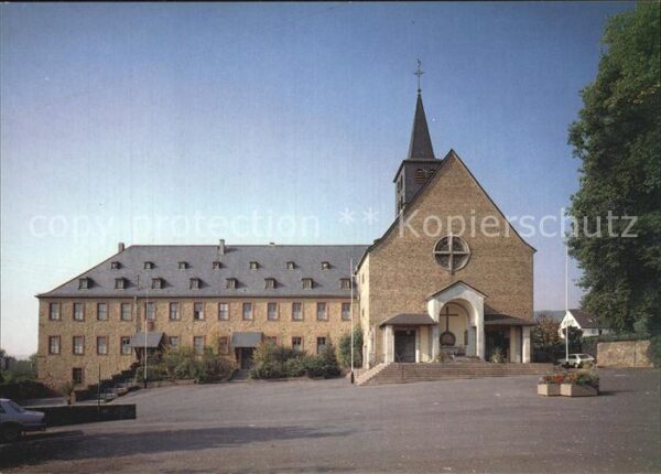 Ruedesheim Rhein Eibingen Pfarrkirche mit Grab der heili