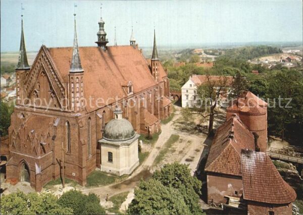 Frombork Gotycka katedra Fragment murow obronnyc