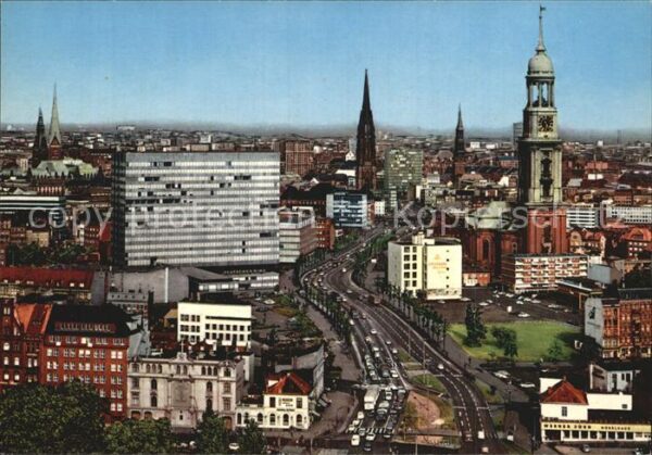 Hamburg Türme der Stadt mit Ost-West-Strasse