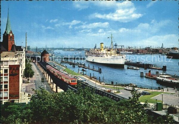 Hamburg Hafen mit Überseebrücke