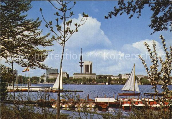 Hamburg Aussenalster mit Fernsehturm  und Hotel