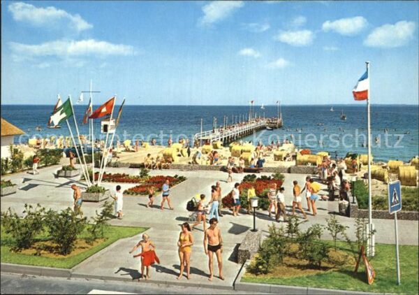 Haffkrug Ostseebad Promenade mit Seebrücke