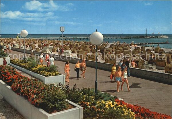 Groemitz Ostseebad Strand Promenade Seebrücke