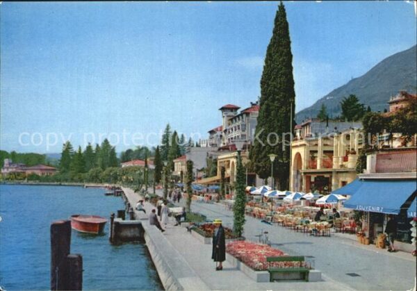 Gardone Garda Promenade