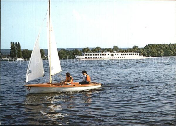 Segelboote Motorschiff