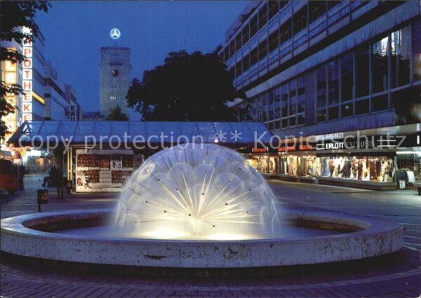 Stuttgart Königstrase bei Nacht Leuchtfontäne