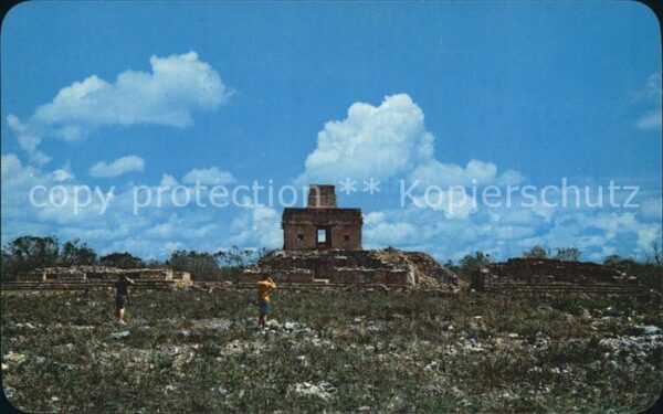Mexico Yukatan Tempel 7 Munecas von Dzibilchal