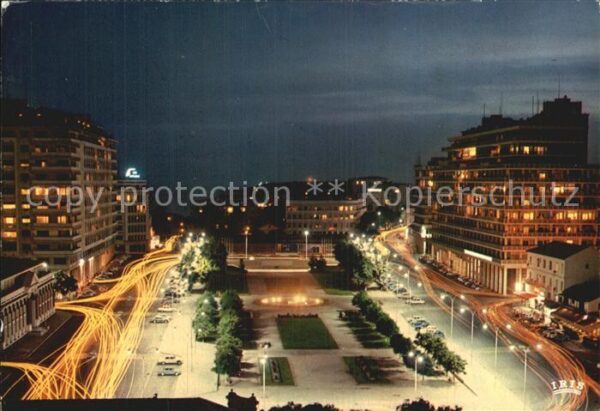 Dakar Place de L_Independance la nuit