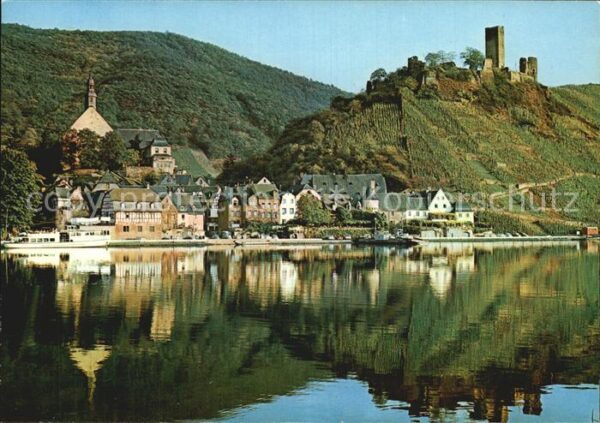 Beilstein Mosel Moselpartie mit Burg Metternich